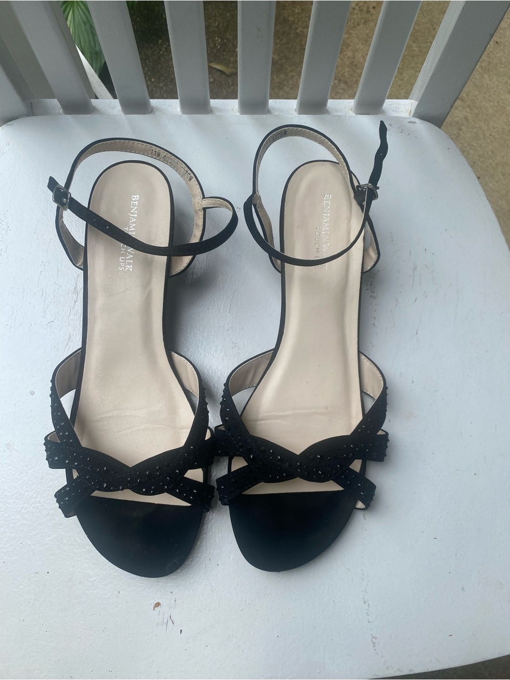 Black sandal size 11W